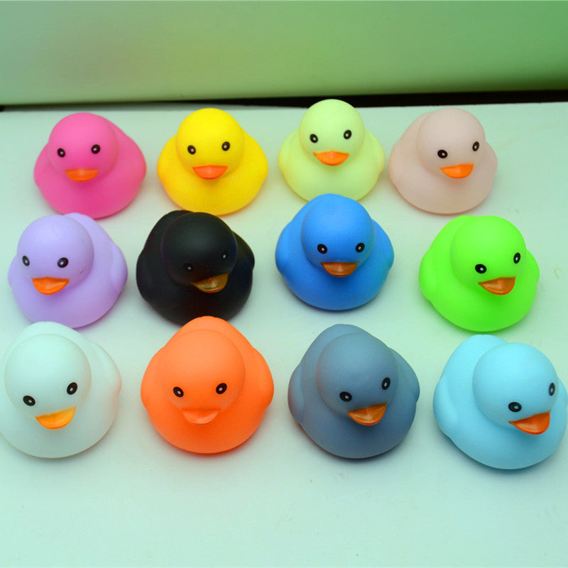 Creative Vinyl Colorful Duckling Children's Water Toys, Children's Bath Squeeze Toys That Make Sounds, Stress-Relief Toys Wholesale - image 1